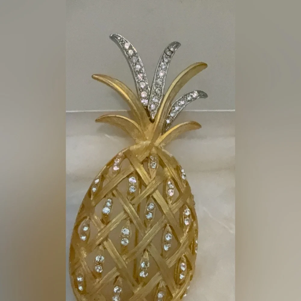 Vintage Gold Rhinestones Large Pineapple‎ Pin ~3” Brooch